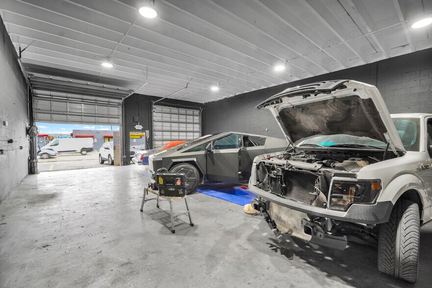 More Photos Of 5960-5992 SW 23rd St, West Park Showroom For Sale