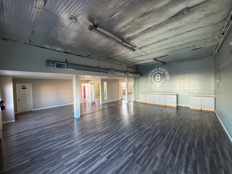 More Photos Of 13822-13826 Prairie Ave, Hawthorne Warehouse For Lease