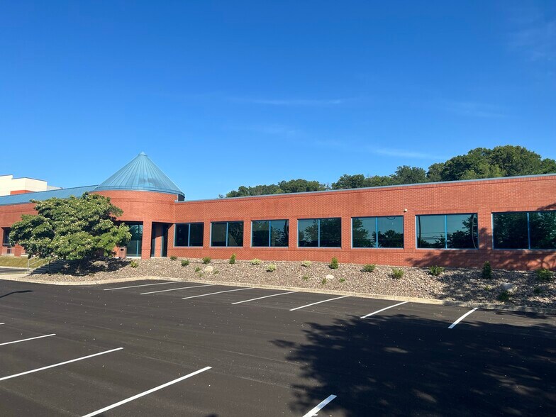 More Photos Of 5021 Louise Dr, Mechanicsburg Office For Sale