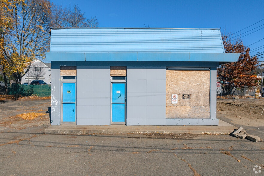 More Photos Of 472-474 Concord St, Framingham Auto Repair For Sale