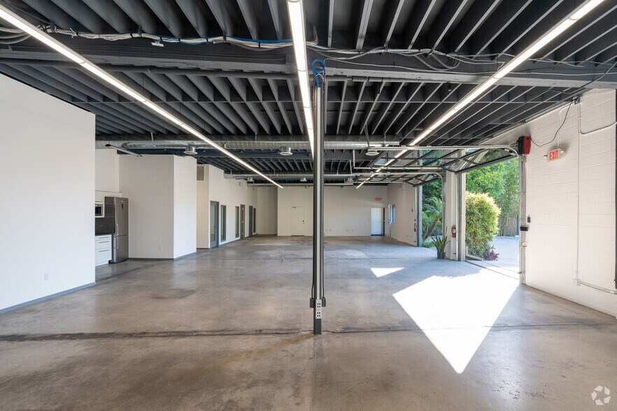 More Photos Of 13360 Beach Ave, Marina Del Rey Light Distribution For Lease