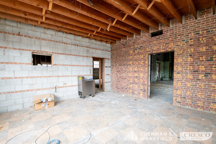More Photos Of 2193 S Green Rd, Cleveland Office For Sale