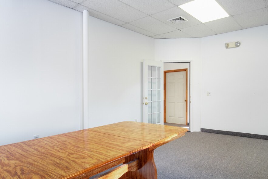 More Photos Of 50 East St, Franklin Loft Creative Space For Sale