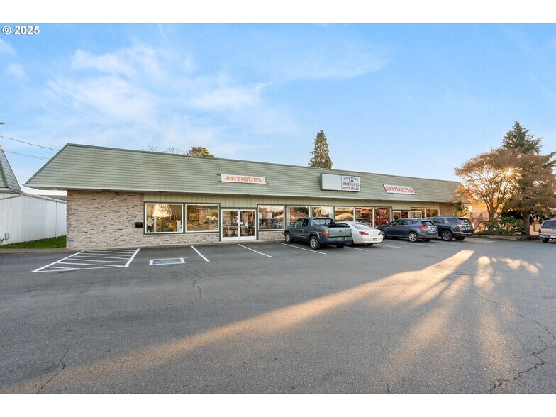 More Photos Of 16218 W Hoffeldt Ln, Brookings General Retail For Sale