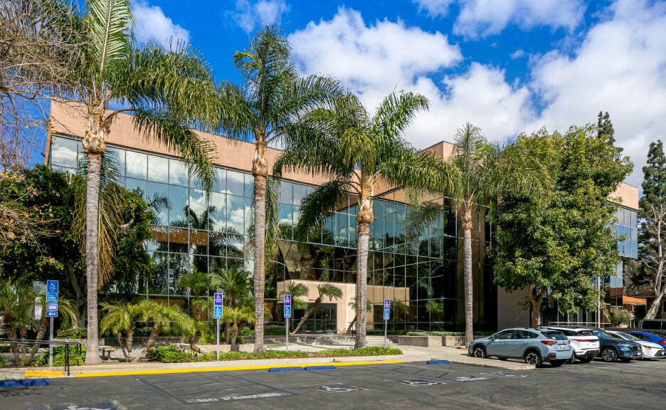 More Photos Of 2000 E 4th St, Santa Ana Office For Sale