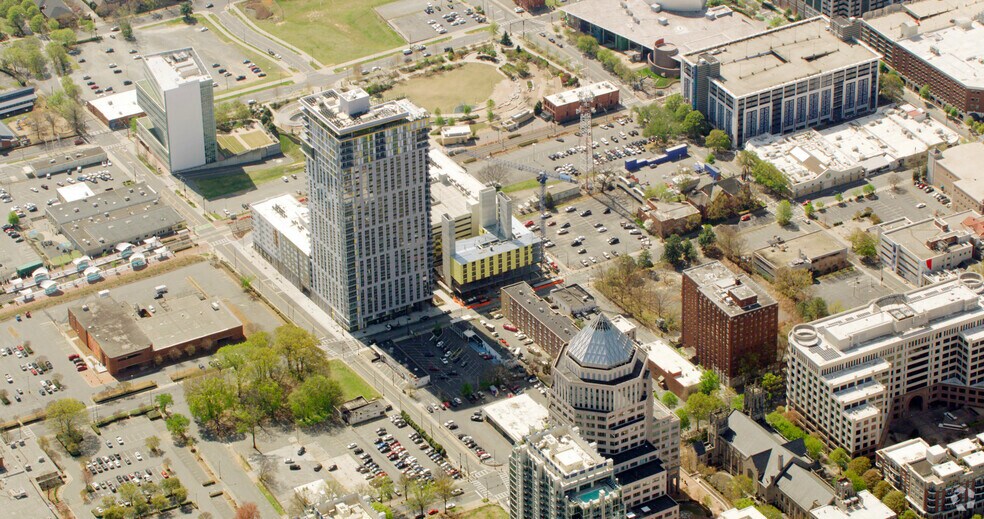 More Photos Of 508 N College St, Charlotte Hospitality For Sale