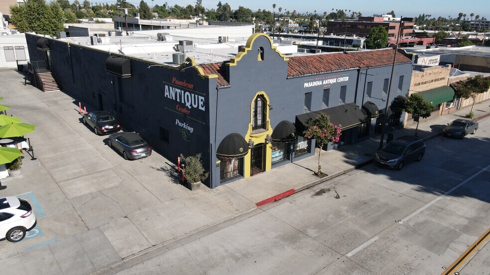 More Photos Of 442 S Fair Oaks Ave, Pasadena Freestanding For Lease