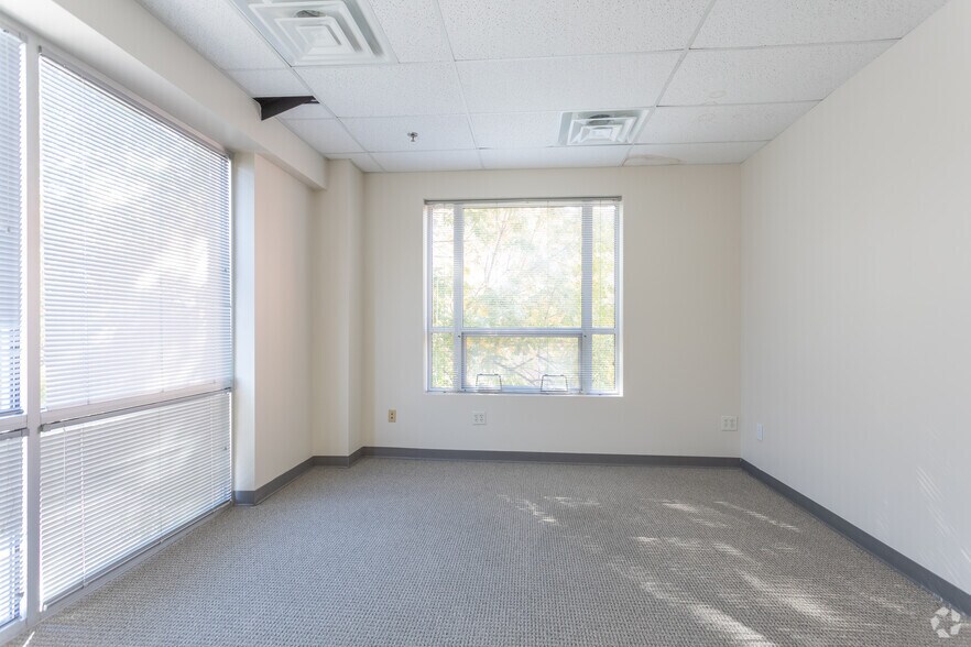 More Photos Of 308 W Rosemary St, Chapel Hill Office For Lease