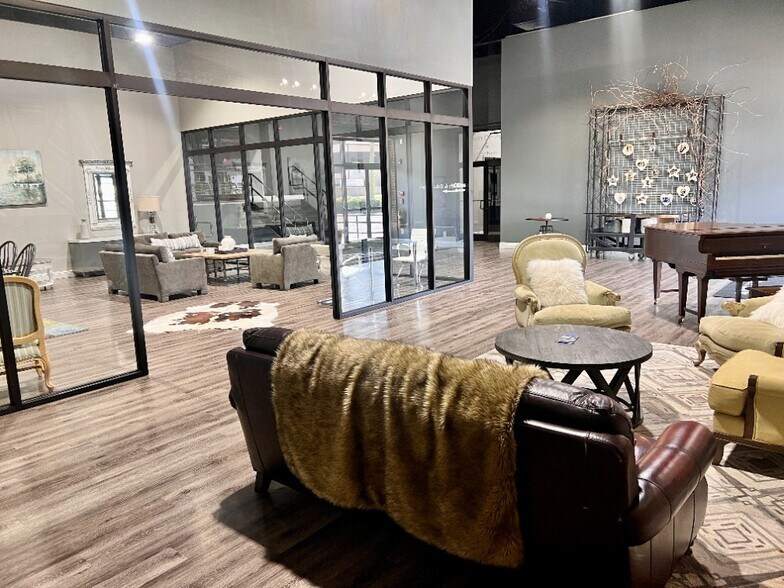 More Photos Of 416 S Glenwood Ave, Dalton Light Manufacturing For Sale