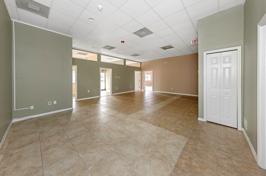 More Photos Of 655 N Indiana Ave, Englewood Medical For Sale
