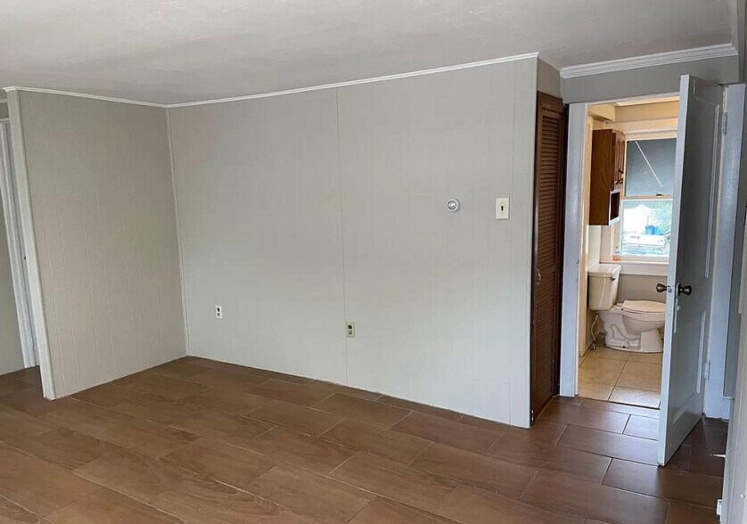 More Photos Of 156 Chestnut Ave, Oaklyn Apartments For Sale