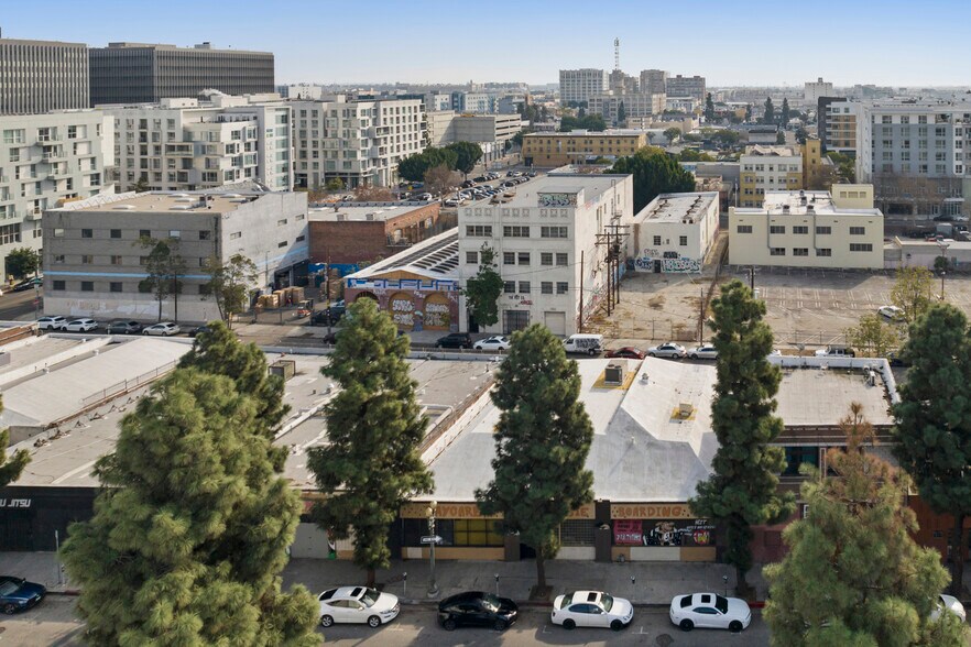 More Photos Of 1326 S Grand Ave, Los Angeles Warehouse For Sale
