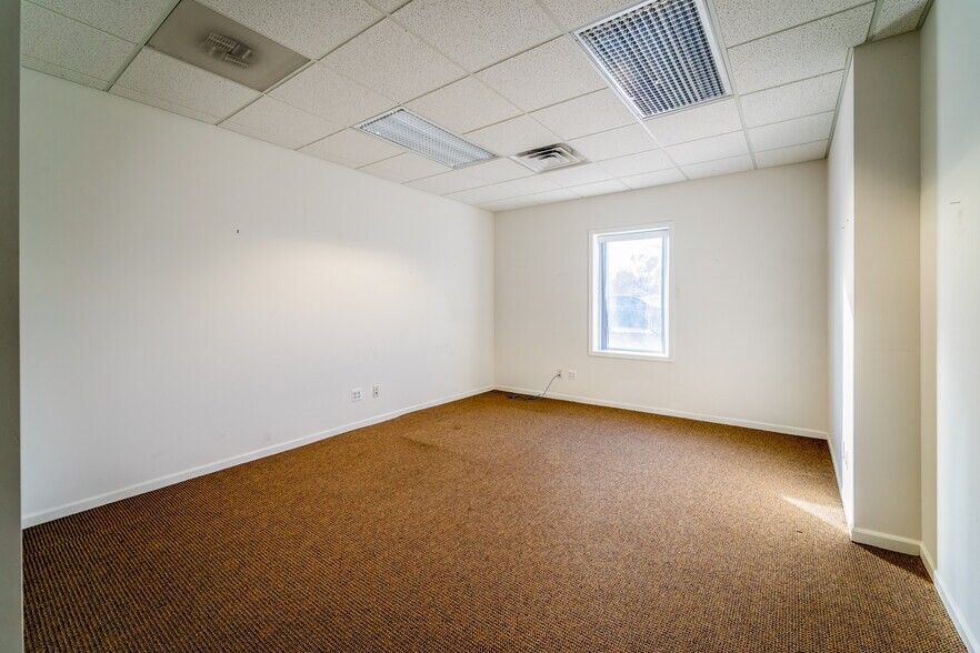 More Photos Of 4615-4621 S Wayne Rd, Wayne Storefront For Sale