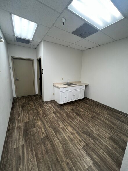 More Photos Of 1855 E Peckham Ln, Reno Flex For Sale