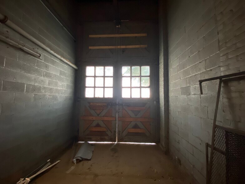 More Photos Of 351-361 2nd St, Troy Industrial For Sale