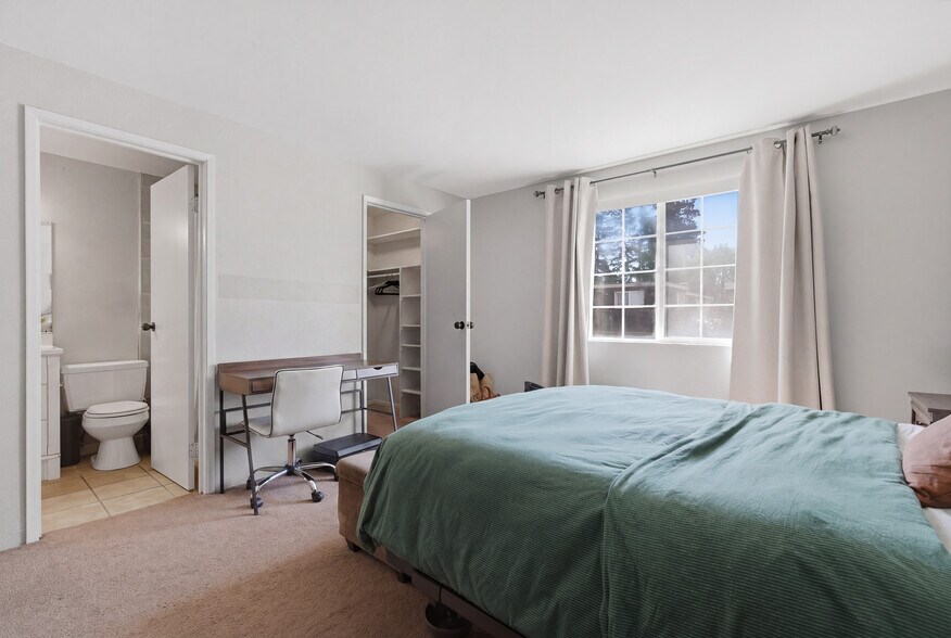More Photos Of 14506 NE 6th Pl, Bellevue Apartments For Sale