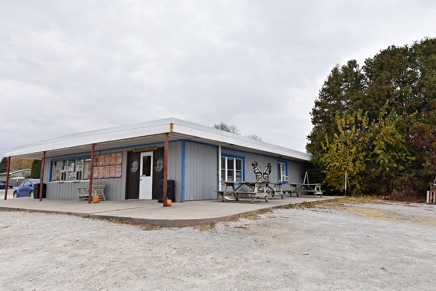 More Photos Of 911 South St, Jesup Restaurant For Sale