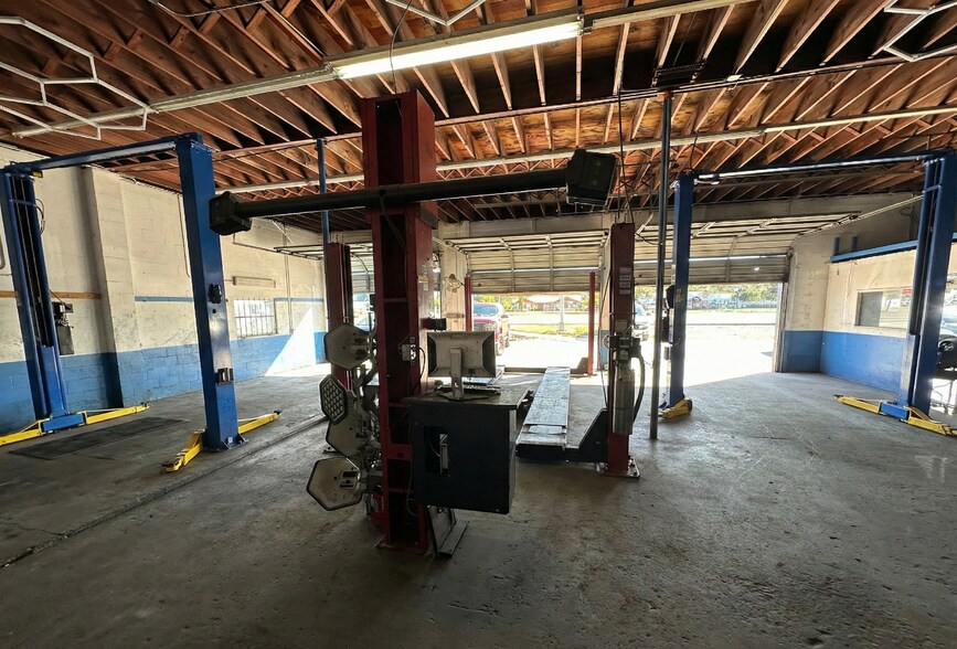 More Photos Of 13243 US Hwy 19, Hudson Auto Repair For Sale
