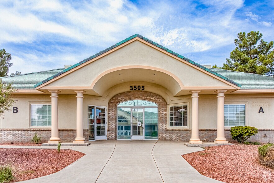Primary Photo Of 3505 E Harmon Ave, Las Vegas Medical For Lease