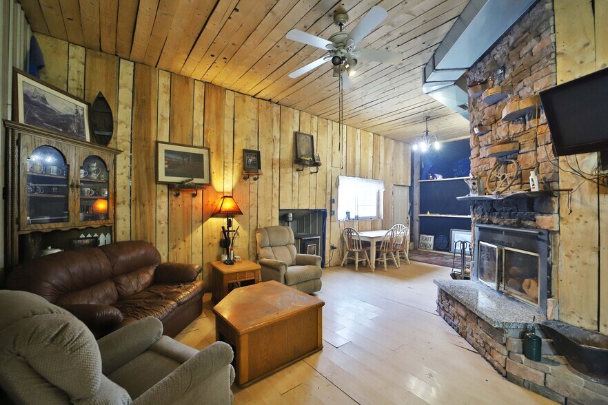 More Photos Of 14228 133rd St, Little Falls Flex For Sale