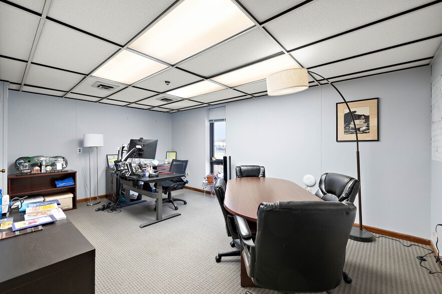 More Photos Of 2400 W 4th St, Wilmington Office For Sale