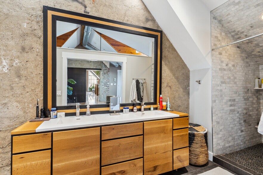 More Photos Of 801 Literary Rd, Cleveland Storefront Retail Residential For Sale