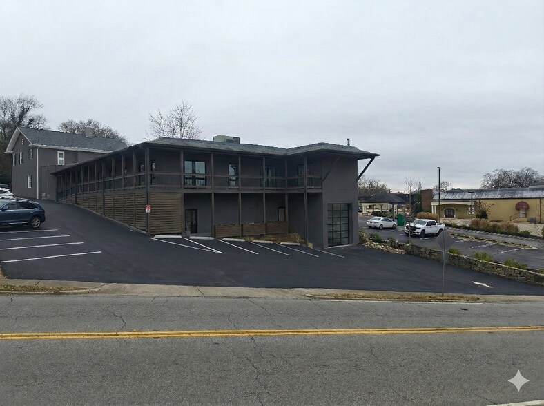 More Photos Of 1001 Riverside Dr, Gainesville Office For Lease