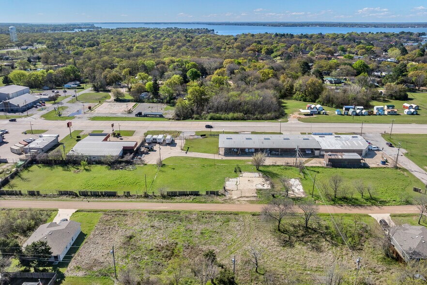 More Photos Of 2824 W Main St, Gun Barrel City General Retail For Lease