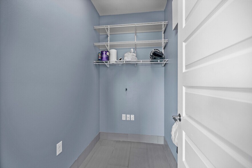 More Photos Of 276 E Pine St, Ponchatoula Office For Sale