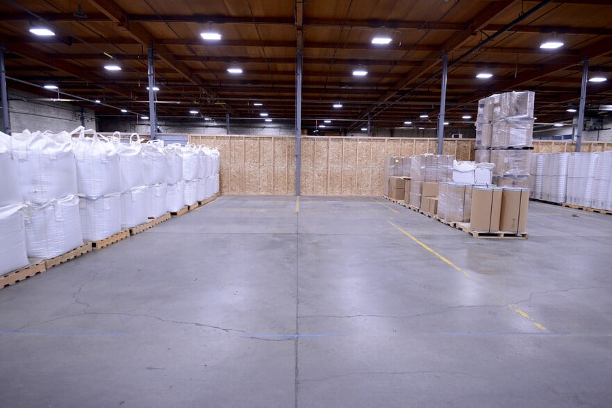 More Photos Of 6700-6800 NE 59th Pl, Portland Warehouse For Lease
