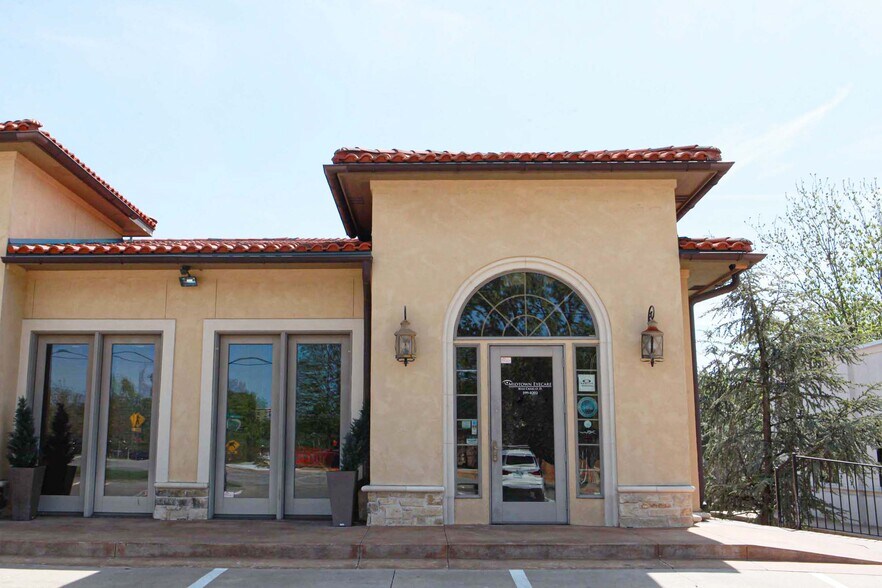 More Photos Of 1701 S Peoria Ave, Tulsa Medical For Lease