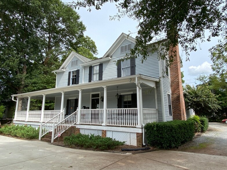 More Photos Of 16 Oak Grove St, Mount Holly Loft Creative Space For Lease