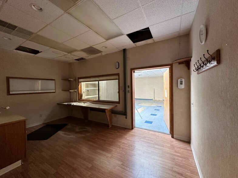 More Photos Of 11 Murray Street, Glens Falls Medical For Sale