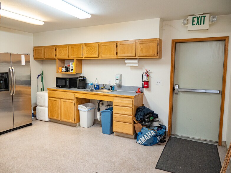 More Photos Of 1744 Main St, Sweet Home Warehouse For Sale