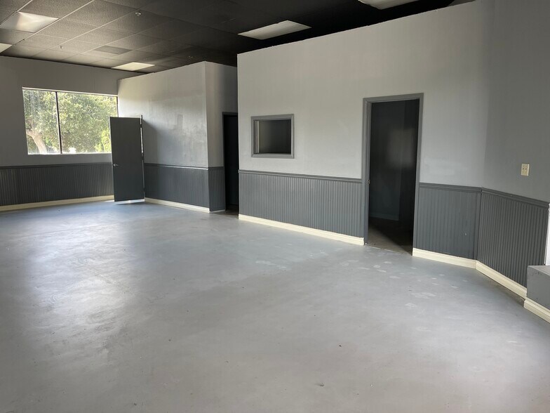 More Photos Of 4121 Pennsylvania Ave, Glendale Freestanding For Lease