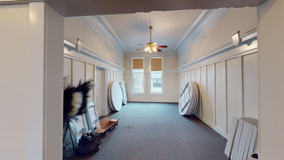 More Photos Of 622-630 SE Jackson St, Roseburg Storefront For Sale