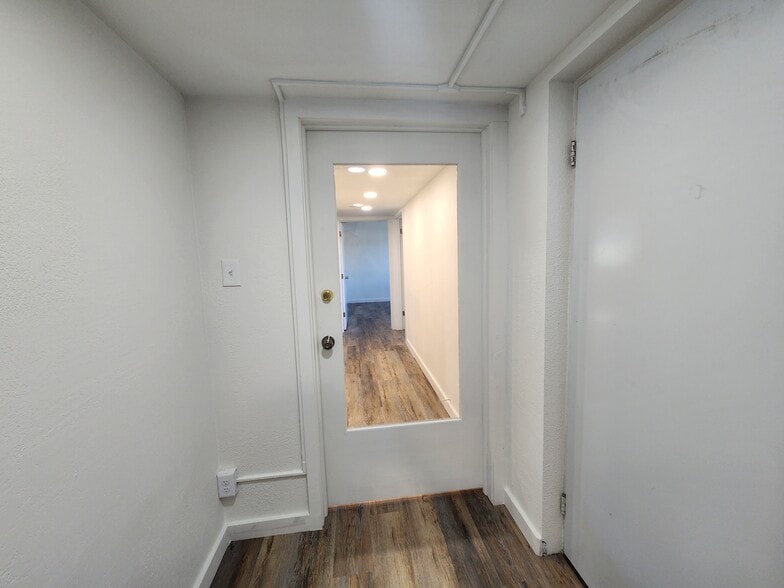 More Photos Of 1445 S Poplar St, Casper Office Residential For Lease