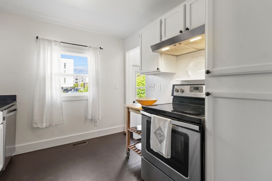 More Photos Of 510 E 16th St, Vancouver Manufactured Housing Mobile Home Park For Sale
