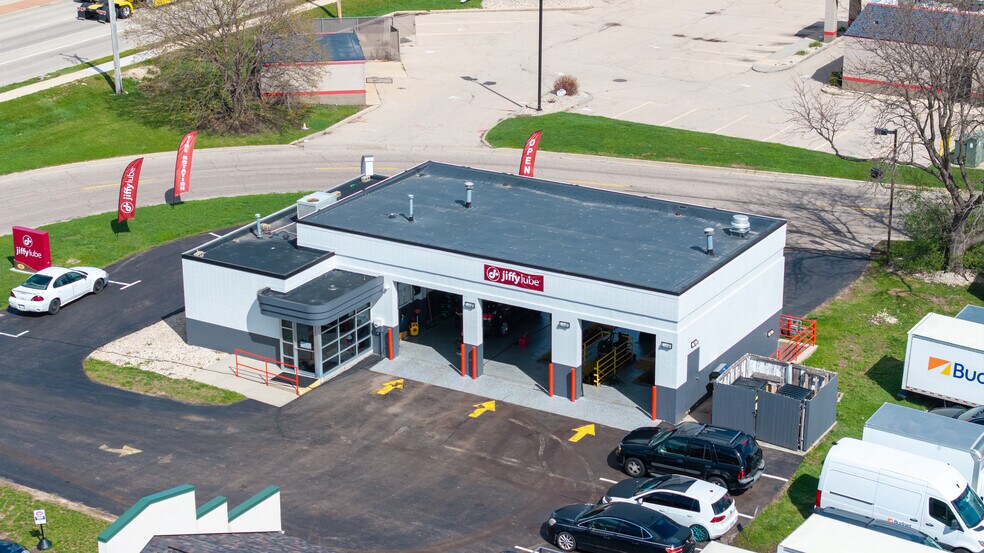 More Photos Of 2306 Humes Rd, Janesville Auto Repair For Sale