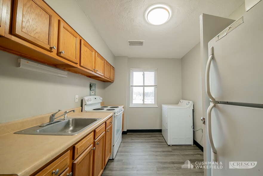 More Photos Of 20580 Lorain Rd, Fairview Park Apartments For Sale