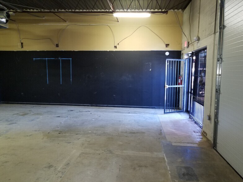 More Photos Of 700 Ritchie Rd, Capitol Heights Light Manufacturing For Lease