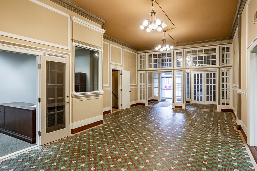 More Photos Of 100 W Washington Ave, Jackson Medical For Sale