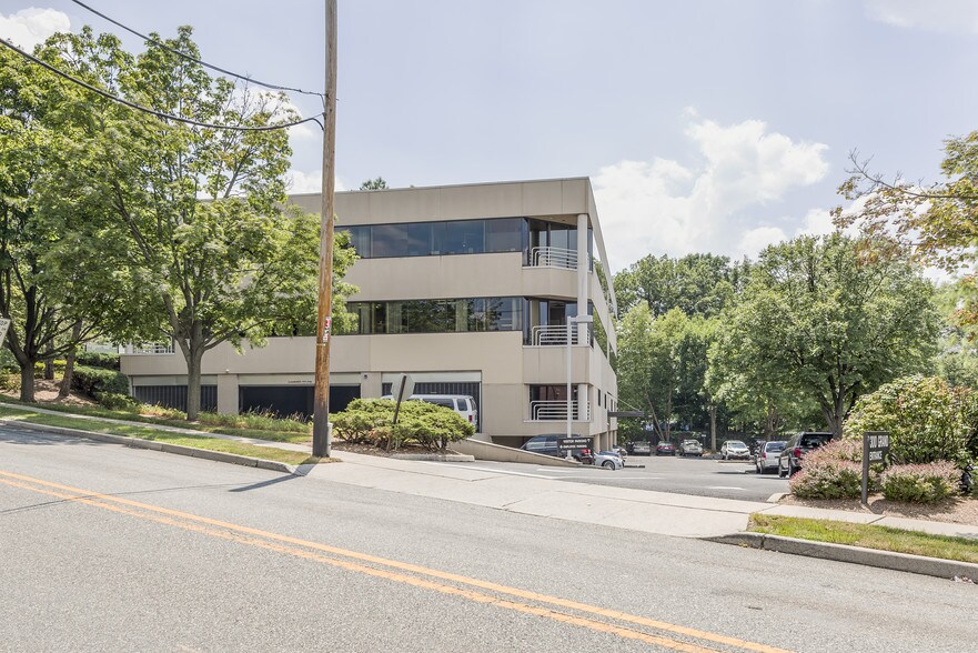 More Photos Of 300 Grand Ave, Englewood Medical For Lease