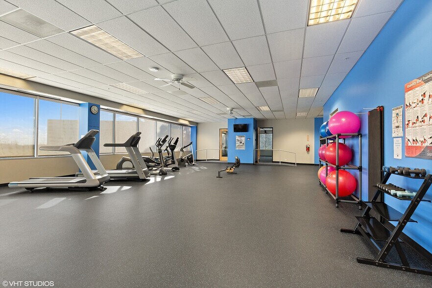 More Photos Of 1707 N Randall Rd, Elgin Office For Lease