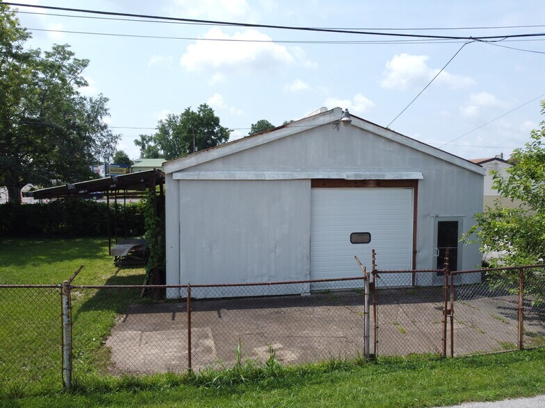 More Photos Of 2209 Camden Ave, Parkersburg Freestanding For Sale