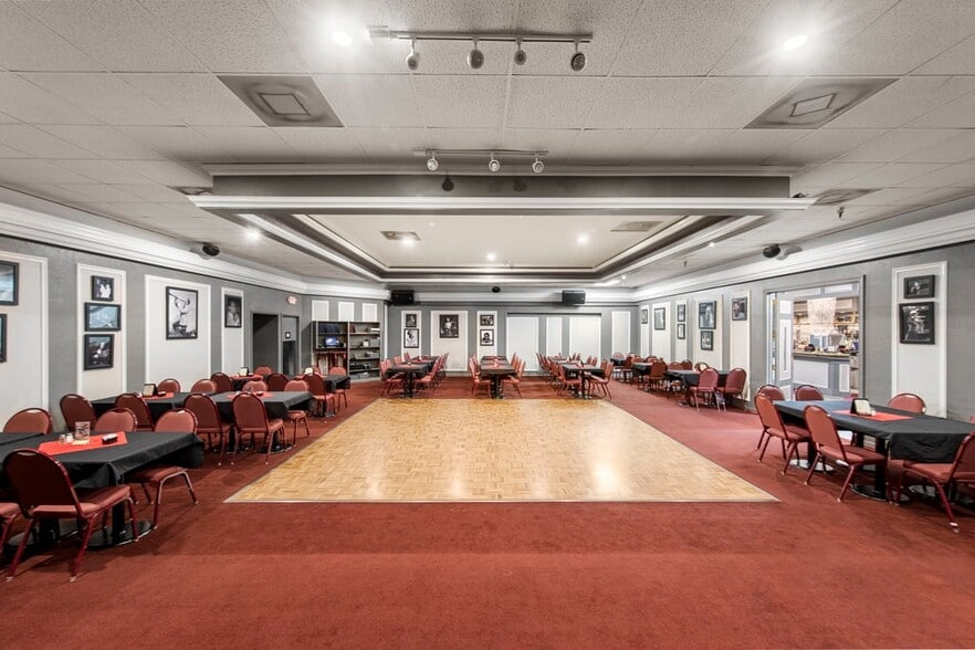 More Photos Of 4725 Vincennes Blvd, Cape Coral Restaurant For Sale