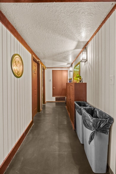 More Photos Of 5200 Doniphan Dr, El Paso Bar For Sale