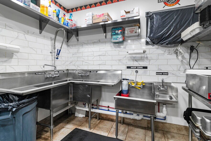 More Photos Of 18 Mckabe Rd, Colton Storefront Retail Residential For Sale