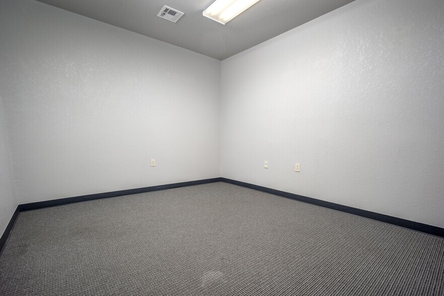 More Photos Of 2845 Broce Dr, Norman Office For Sale