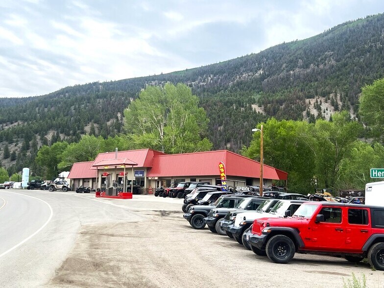 More Photos Of 809 N State Highway 149, Lake City Convenience Store For Sale